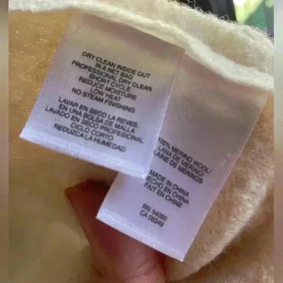 JONES NEW YORK Sweater Sz S
Women's Button Front Cream Knit
Cardigan Wool 100% - Picture 7 of 7